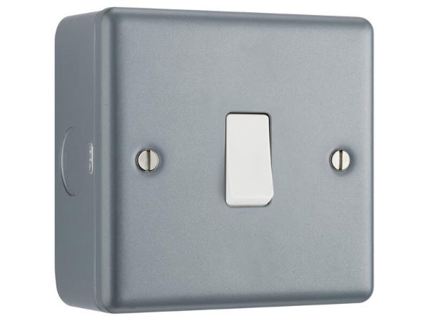 Masterplug® Metal Clad 2-Way Light Switch