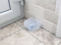 ENCLOSED MOUSE TRAP