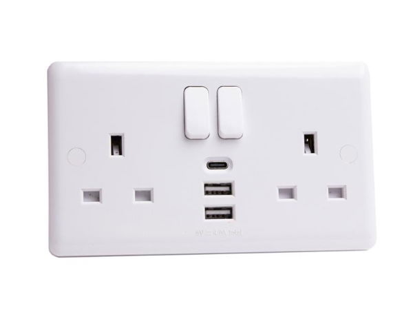SWITCHED SOCKET 2-GANG + 3 USB PORTS 13A