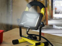 SMD LED POD SITE FLOOD LIGHT 10W 900 LUMENS 240V